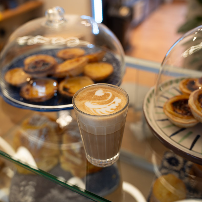 Gastronomie Content Bica Deli Karlsruhe — Kaffee und Gebäck